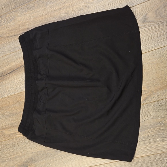 Point Zero black elasticized waistband drawstring skort, size medium - Picture 4 of 6